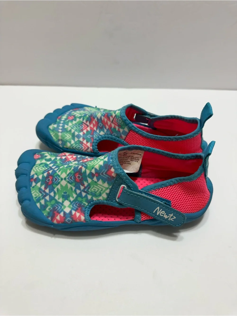 NEWTZ Kids Blue Pink Teal Patterned Slip-On Water Shoes Girl's Sz 11/12